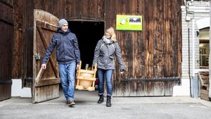 Young Farmers: Entspannte Hofübernahme für Jürg und Pascale Strauss in Rickenbach ZH Die Young Farmers Jürg und Pascale Strass haben innerfamiliär den Hof übernommen. Bild: Mareycke Frehner