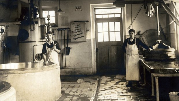 Käseproduktion um 1926.