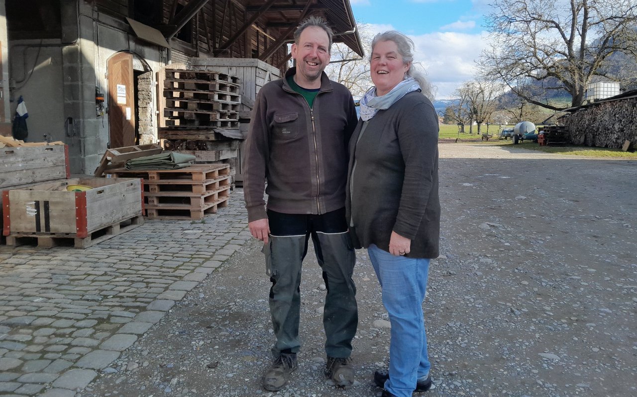 Fred und Caroline Grunder führen in Belp einen Pachtbetrieb mit Milchvieh.