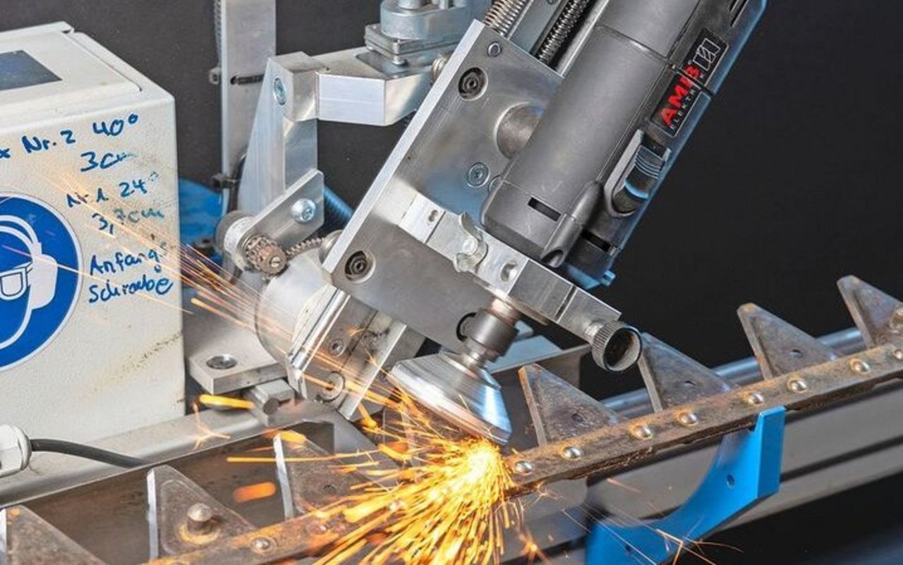 Kunden von Kälin junior nutzen mehrere Messersätze für durchgehenden Einsatz.