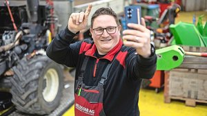 So begrüsst Hansrued So begrüsst Hansruedi Heldstab seine Follower regelmässig mit spontanen Beiträgen aus seinem Berufsalltag.