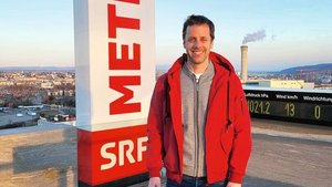 Gaudenz Flury (42) a Gaudenz Flury (42) auf dem Meteo-Dach: Seine einfach verständlichen Wetterprognosen basieren auf komplexen Computermodellen.