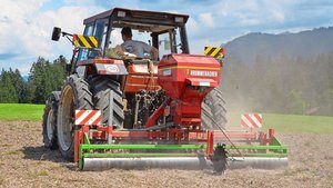 Nimmt sich ein Beruf Nimmt sich ein Berufsbildender genügend Zeit, um dem Lernenden z. B. die Sämaschine zu erklären, beugt das Missverständnissen vor.