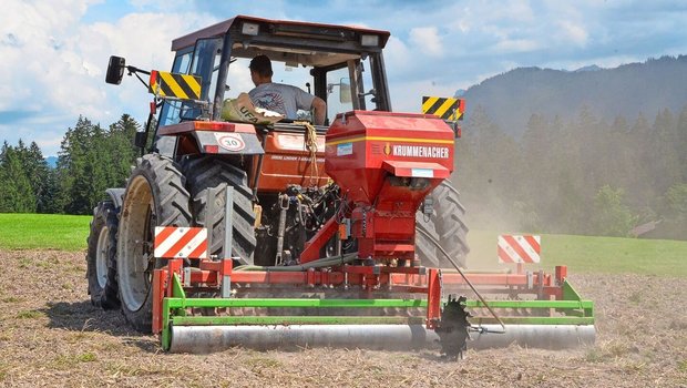 Nimmt sich ein Berufsbildender genügend Zeit, um dem Lernenden z. B. die Sämaschine zu erklären, beugt das Missverständnissen vor.