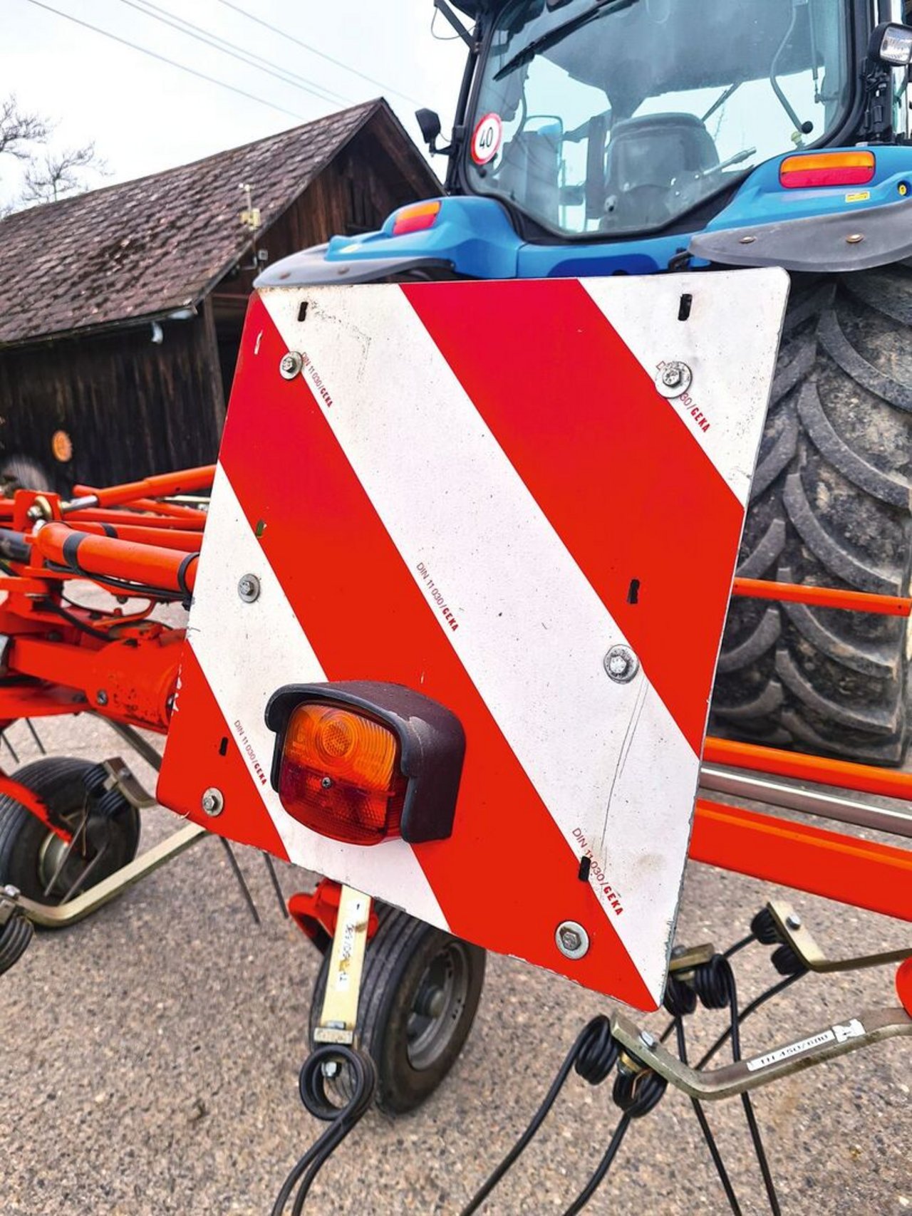 Die Kontrolle von Beleuchtung und Signaltafeln gehört zur Maschinenpflege.